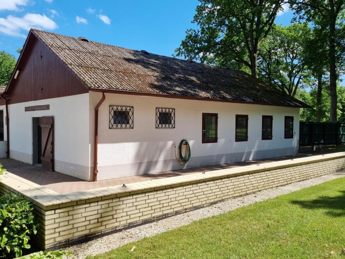 Landhotel Hof Barrl Шнефердинген Экстерьер фото